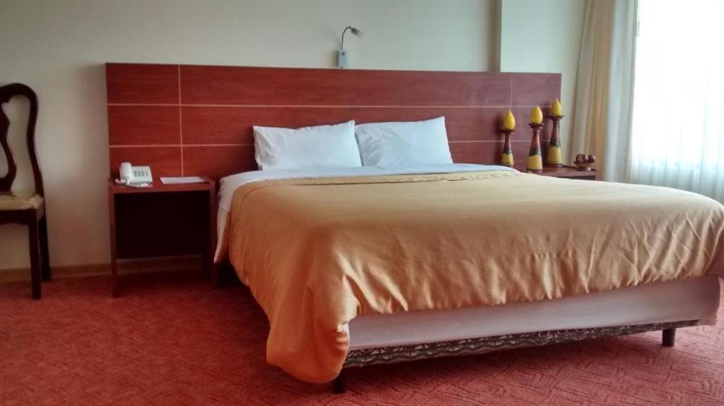 Hotel Flor De Los Andes Tulcán 외부 사진