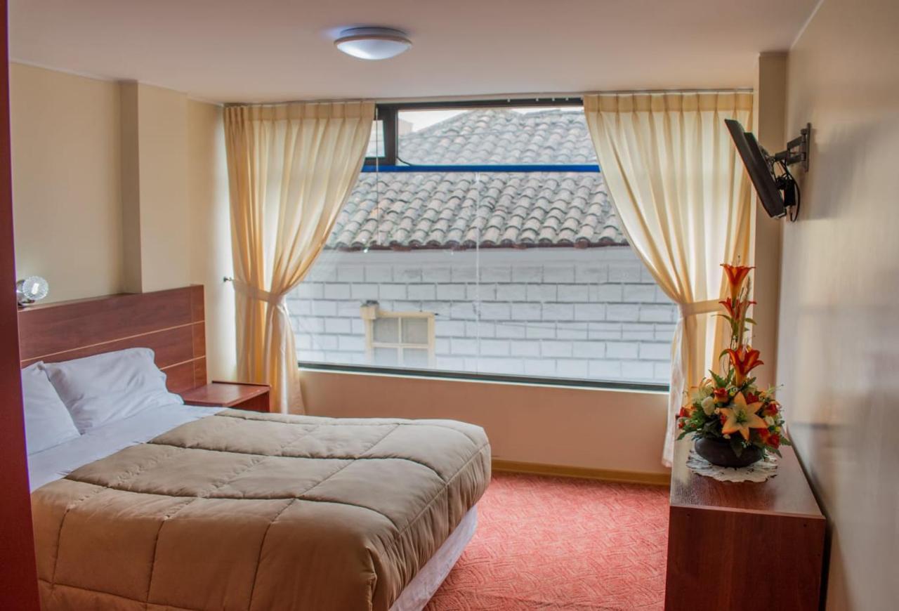 Hotel Flor De Los Andes Tulcán 외부 사진