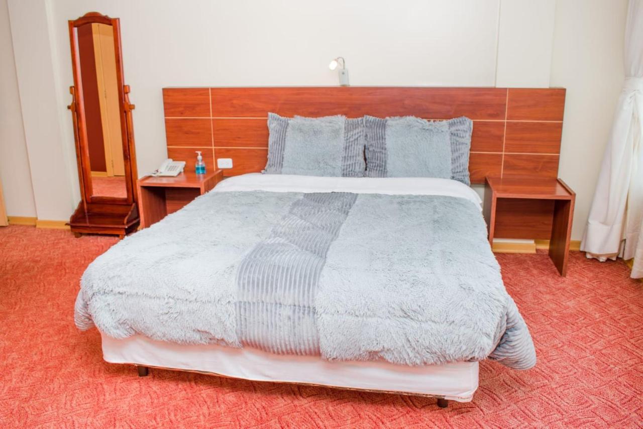 Hotel Flor De Los Andes Tulcán 외부 사진
