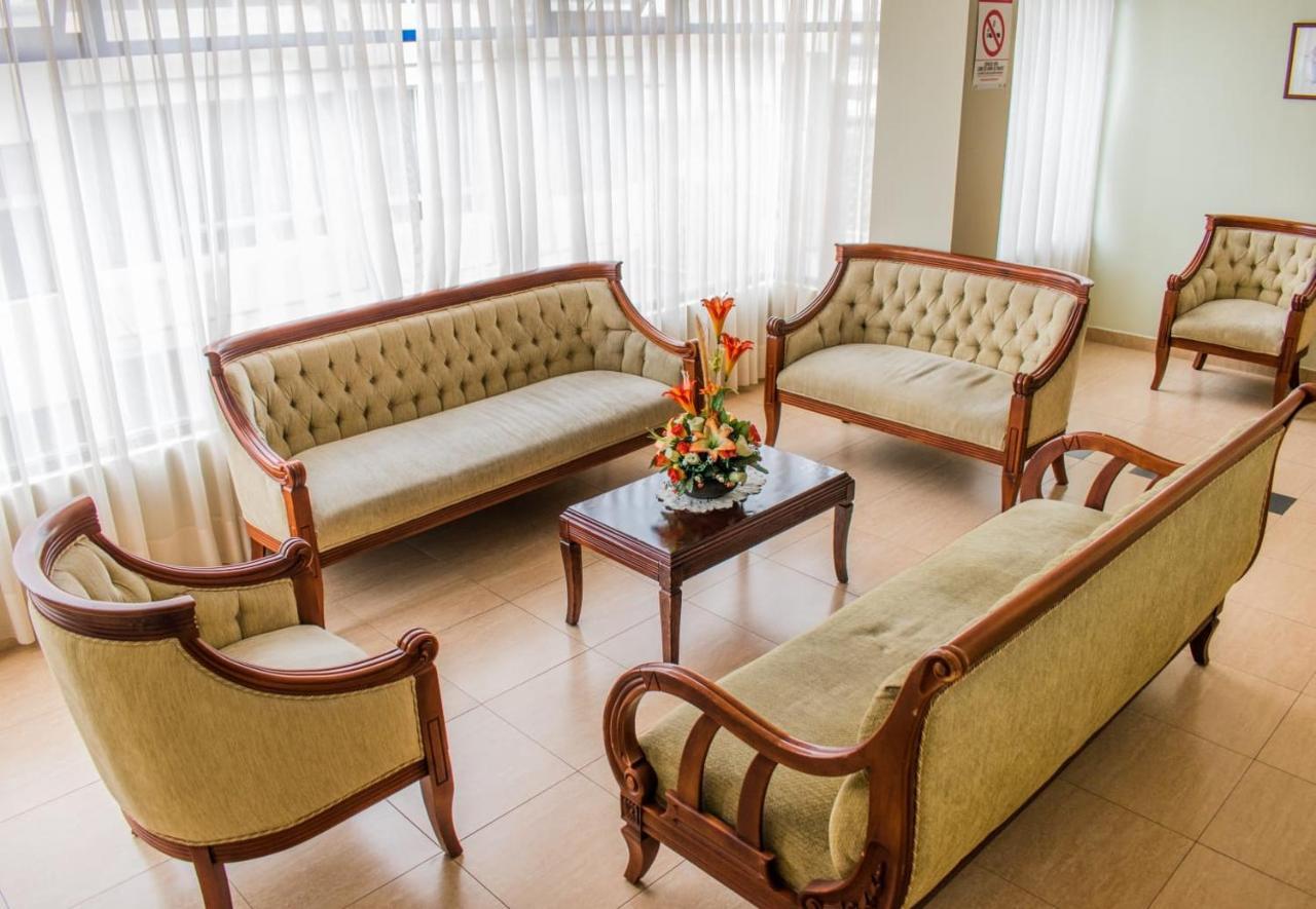 Hotel Flor De Los Andes Tulcán 외부 사진