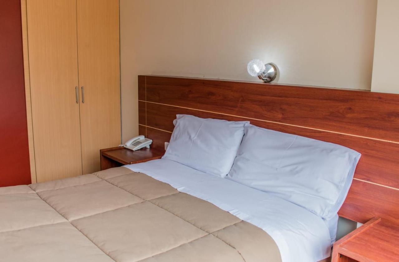 Hotel Flor De Los Andes Tulcán 외부 사진