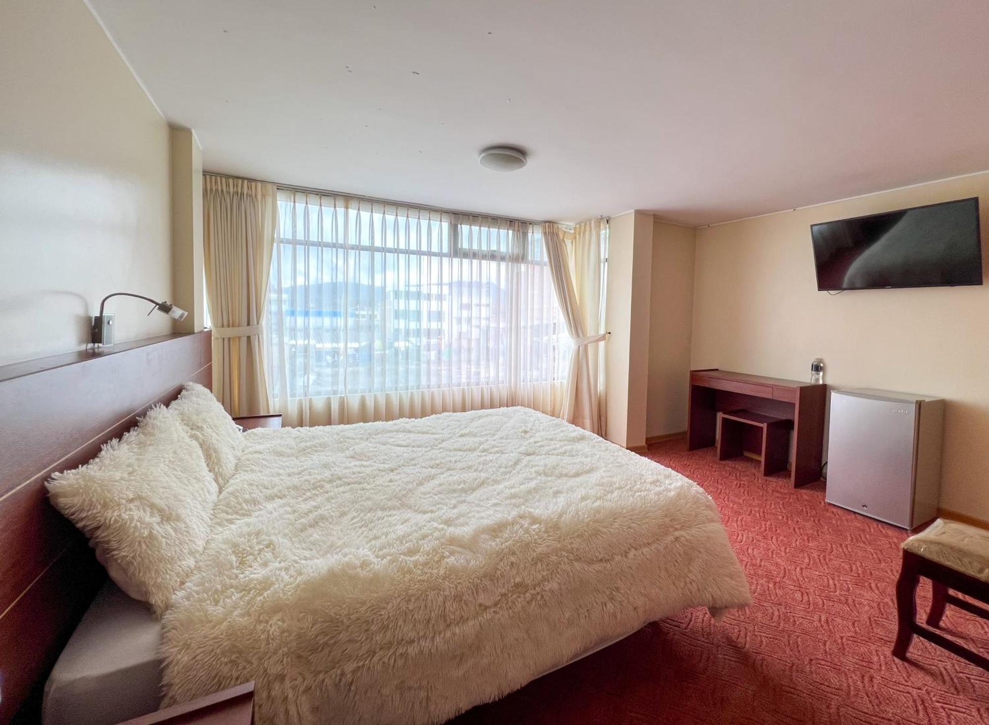Hotel Flor De Los Andes Tulcán 외부 사진