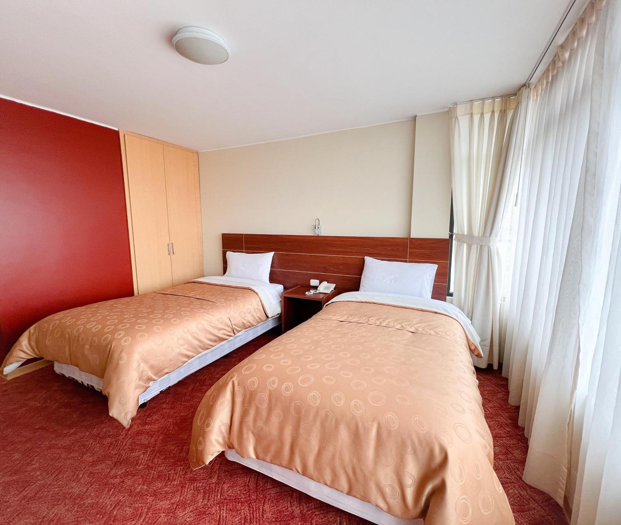 Hotel Flor De Los Andes Tulcán 외부 사진
